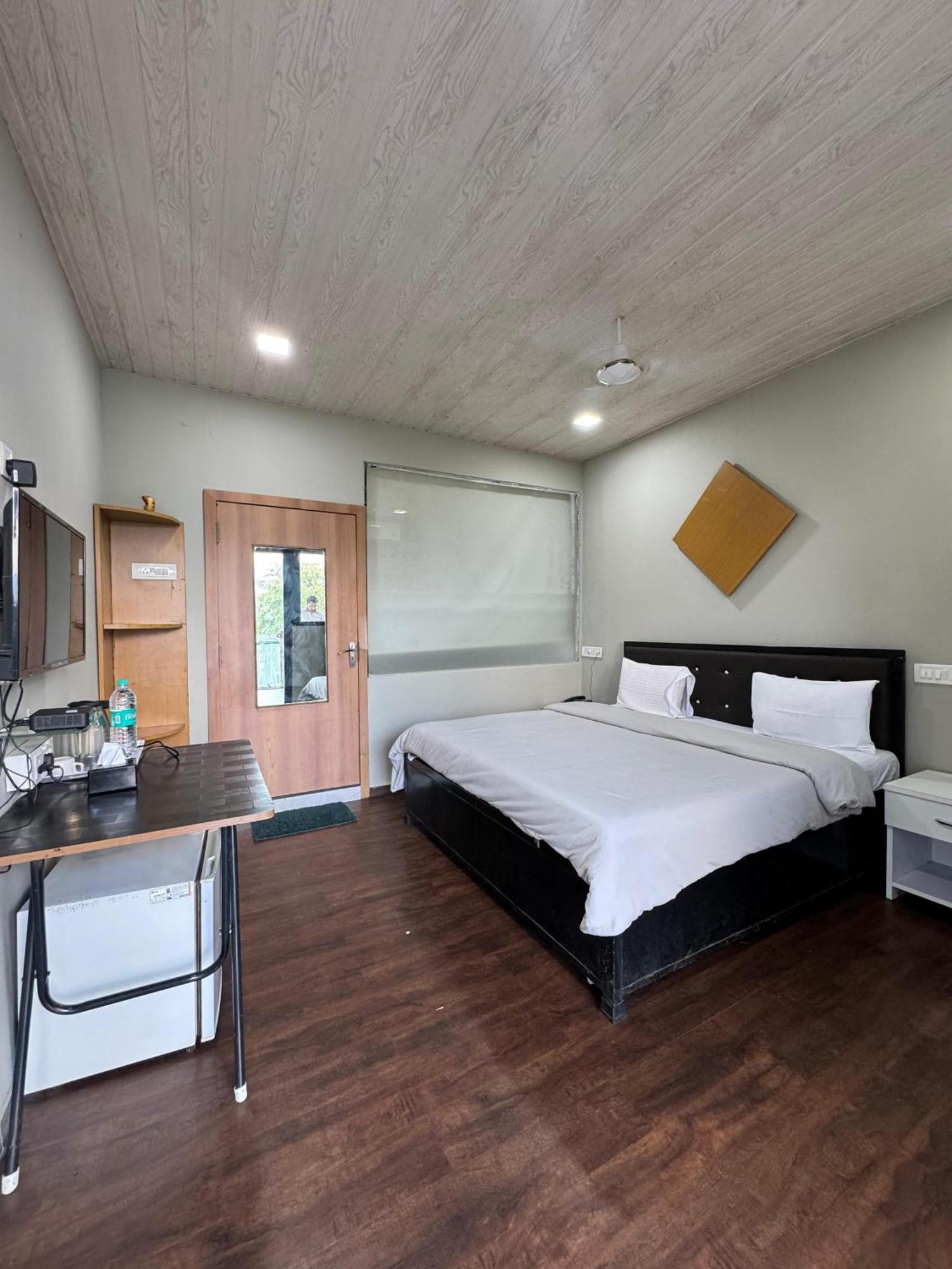The Canvas Resort In Lonavla Exterior foto