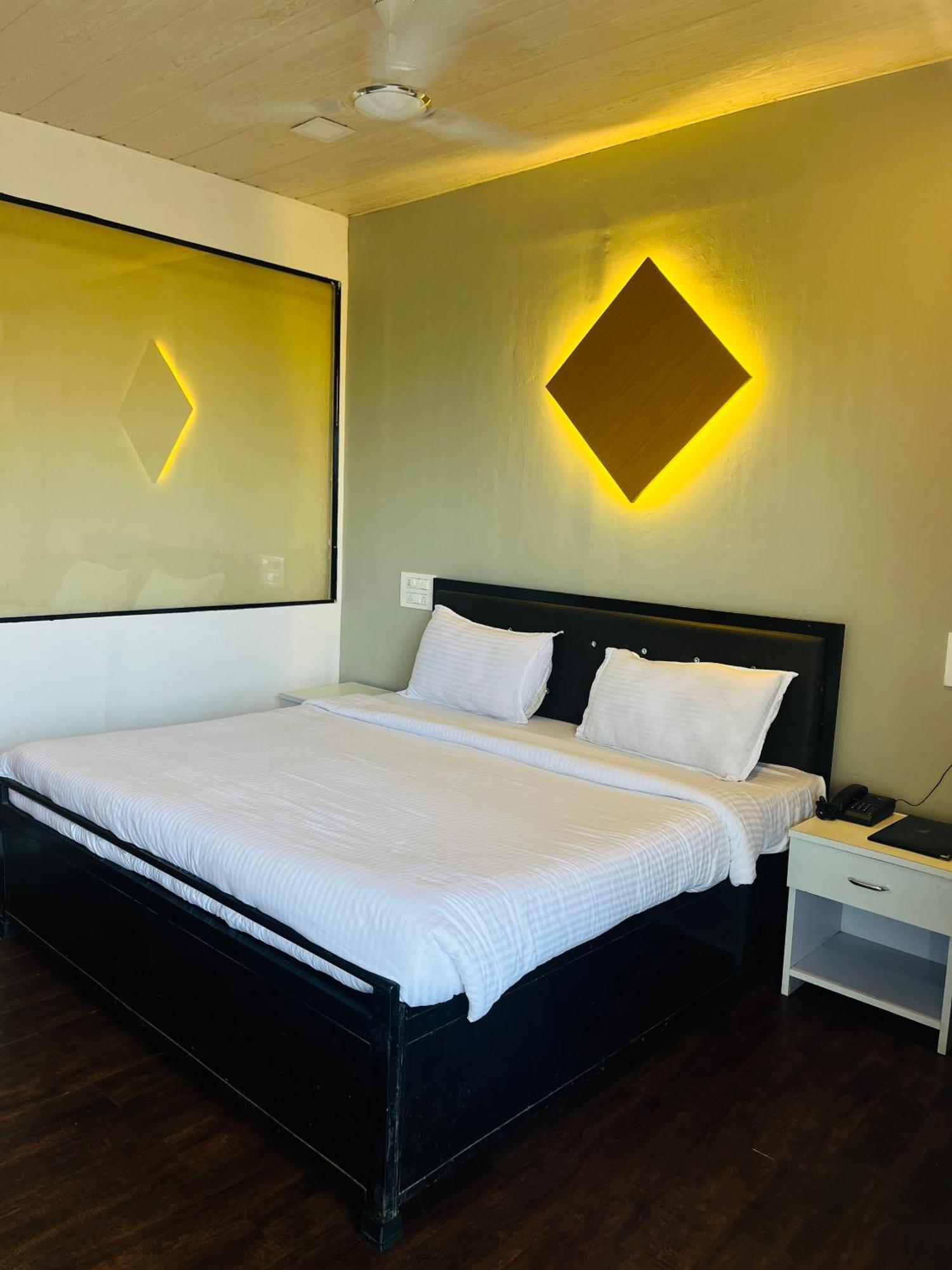 The Canvas Resort In Lonavla Exterior foto