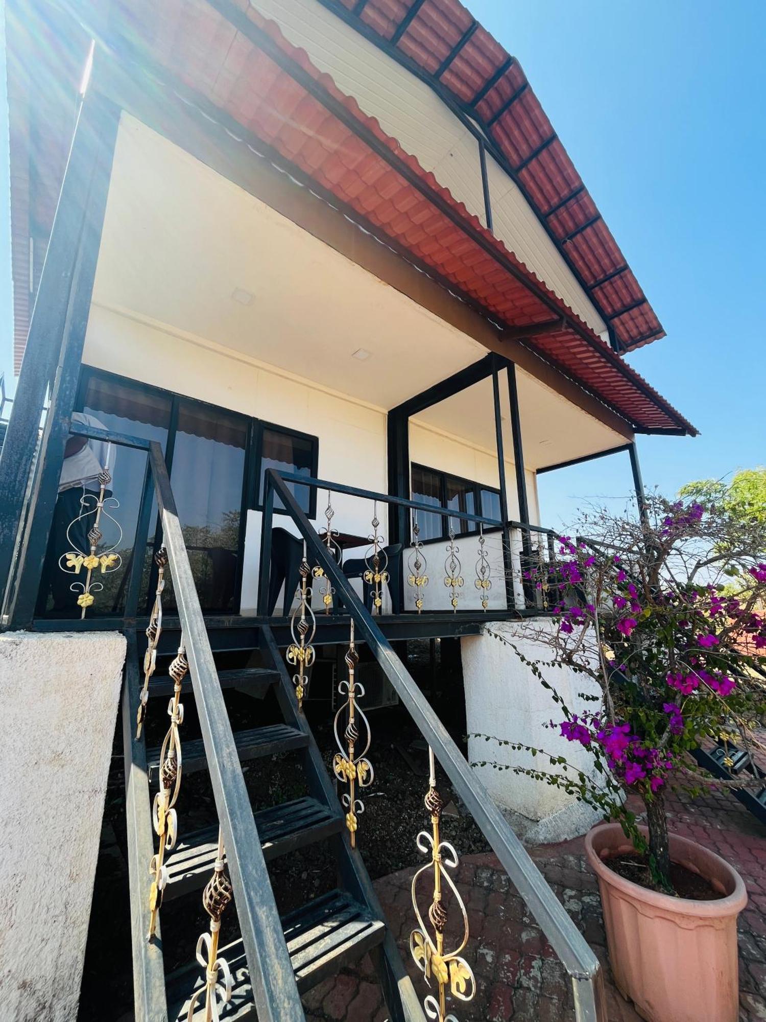 The Canvas Resort In Lonavla Exterior foto